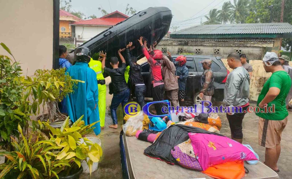 Gambar ini memiliki atribut alt yang kosong; nama berkasnya adalah Banjir-Pulau-Tiga-Barat-Natuna-5-1024x630.jpg